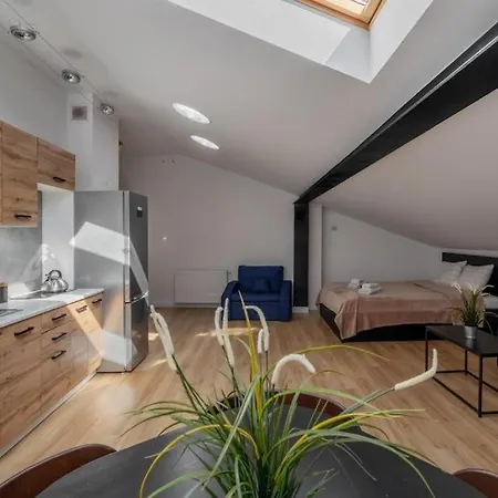 Close Apartment Warsaw
